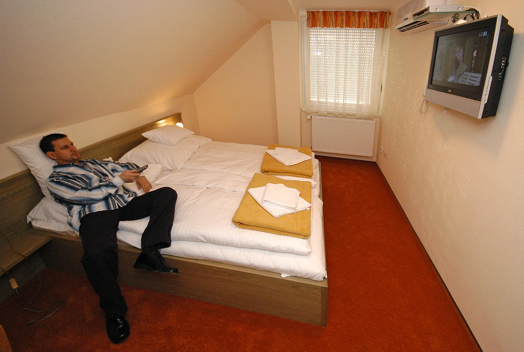 Hotel Bavaria Abda Ruang foto