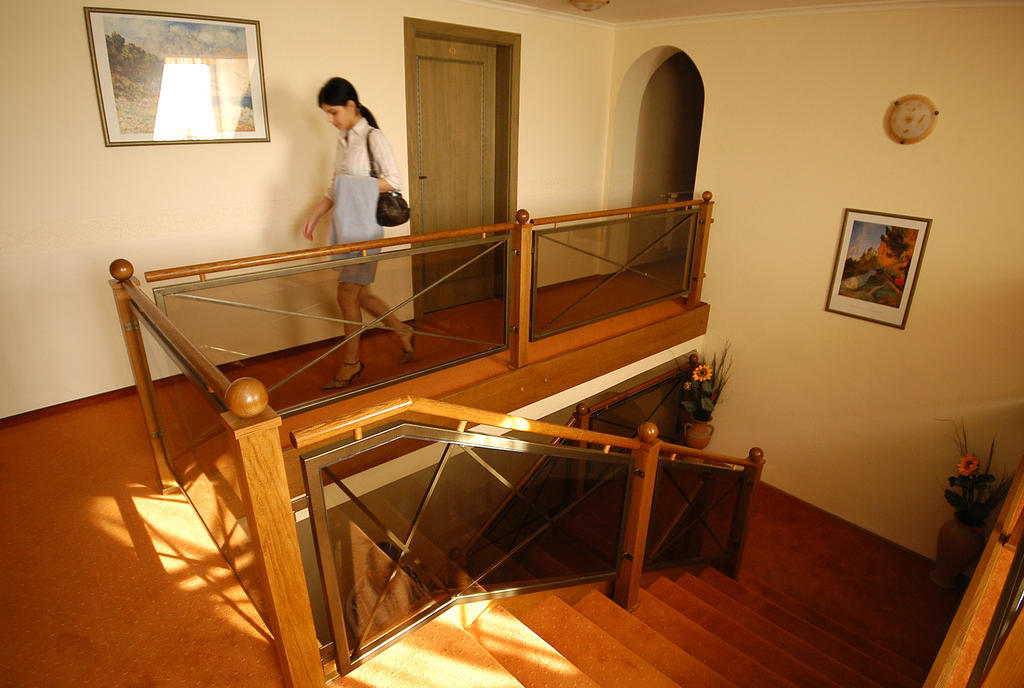 Hotel Bavaria Abda Bagian luar foto